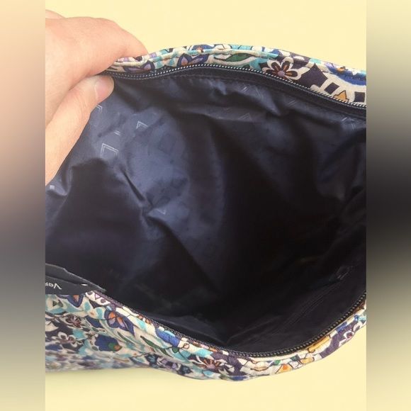 Vera Bradley Quilted Triple Zip Hipster, Blue/Multi – New With Tags - Picture 5 of 6